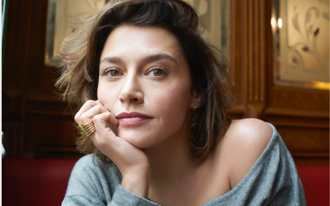 Emma de Caunes : “Il y a un peu de moi dans chacune des neuf meufs”